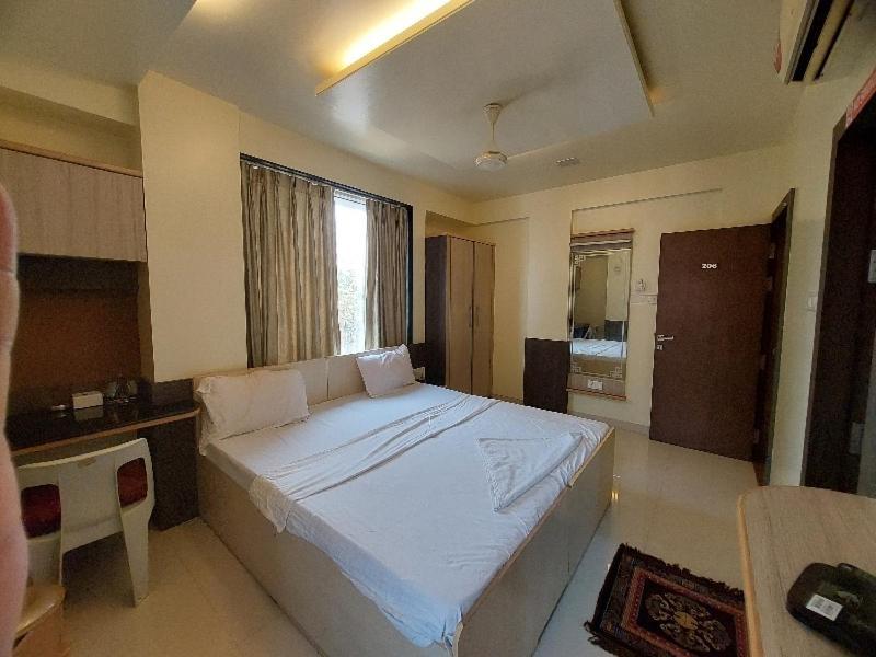 Super Hotel O Happy Homely Stay Near Pune Airport Khadki Zewnętrze zdjęcie
